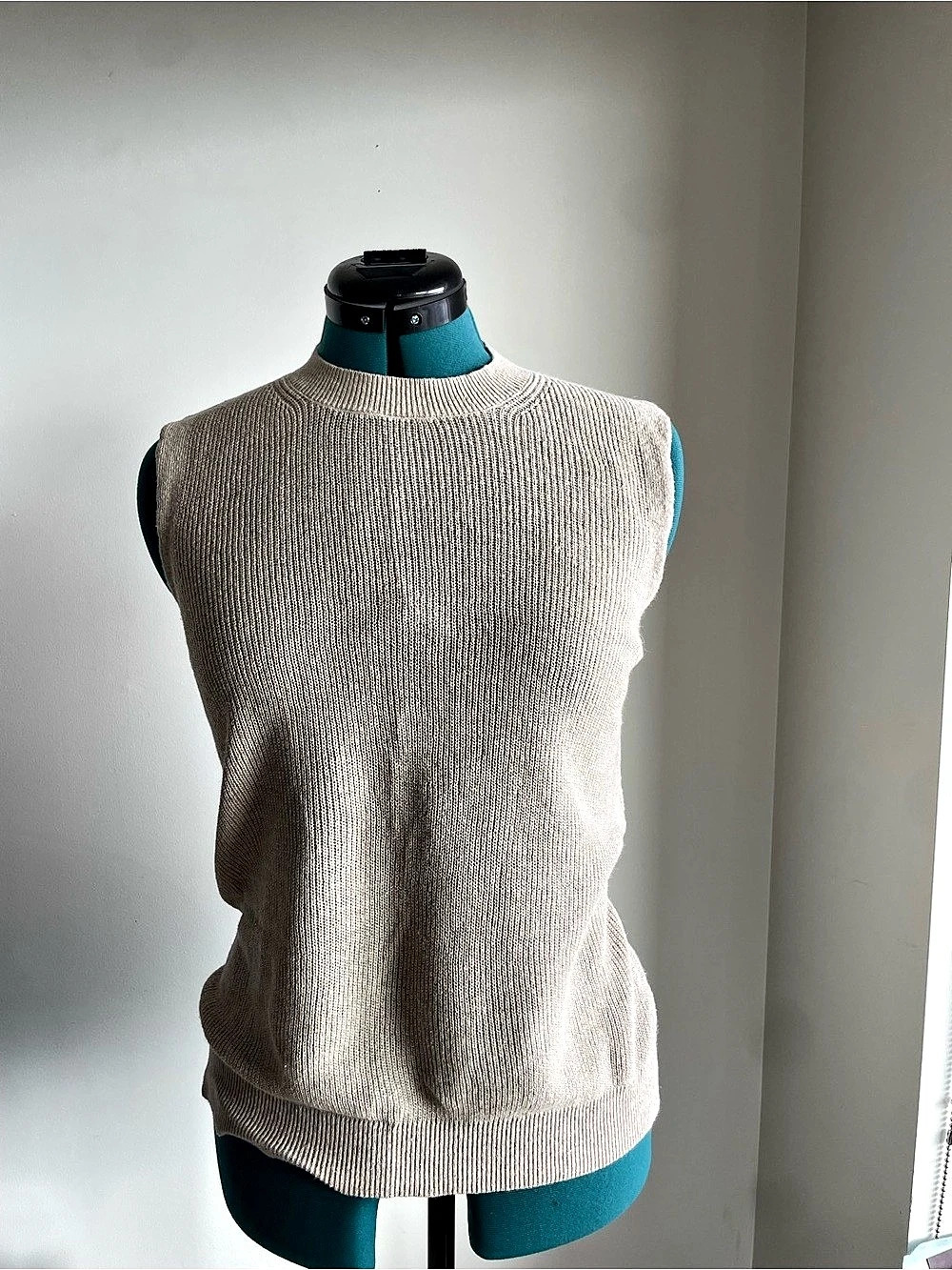 La Contemporaire Linen Cotton Sleeveless Knit Tank in Oatmeal